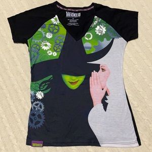 Wicked Elphaba Glenda whisper tee XL, fits like M
